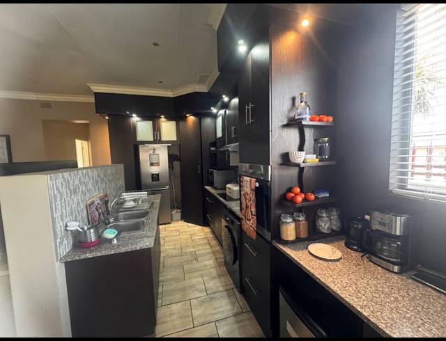 4 BEDROOM HOUSE FOR SALE IN VERWOERDPARK